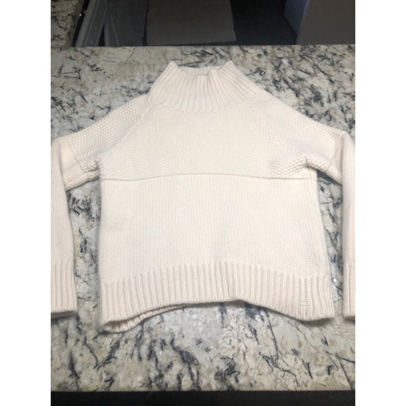 Burberry cashmere knit sweater size small - Picture 1 of 3
